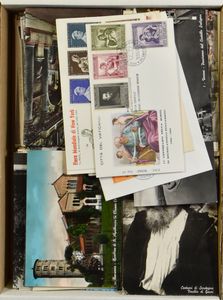 Italië, met ook wat Vaticaan en San Marino filatelistisch (+/-300 stuks)