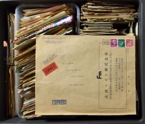 Letttres, fragments de lettres et publications, divers pays, dont la Belgique et le Japon (+/-1200 pièces), tb/b/à voir