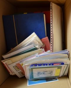 Restanten diverse uitgiften en periodes, in doosjes, mappen en boeken, zm/m/ntz