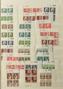 1976/2010 Voorraad in insteekboek merendeels in postfrisse hoekblokken van 4, tevens veel boekjes, zm (Hoge cataloguswaarde en hoog nominaal)
