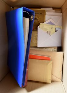 Samenstelling diverse uitgiften w.o. recente BK, in boeken, omslagen, doosjes, zm/m/ntz