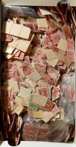 Quelques milliers de revenus, pour la plupart de faible valeur, en vrac dans une boîte à chaussures, pour spécialiste, tb/b/à voir
