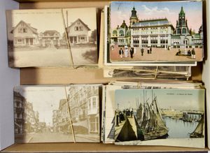 Diverse plaatsen en zichten, w.o. Brugge (110 stuks), Knokke-Heist (85 stuks), Oostende (120 stuks) en Wenduine repro's (45 stuks), alle oude kaarten (Totaal: 360 stuks)
