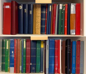 Insteekboeken, 41 stuks met verschillende diktes en kwaliteit, alle met witte bladen, overwegend doorlopende banden + 6 banden Victoria/Universal met blanco bladen (Totaal: 47 stuks)