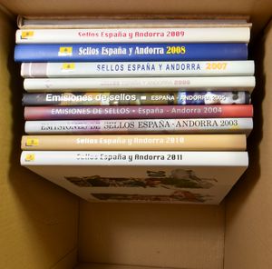 2003/2012 Zeer mooie verzameling in 10 speciale jaarboeken, zm (Frankeerwaarde: Spanje €680 + Andorra €88)