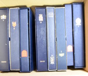 Davo, 16 albums, w.o. LX, met cassette in gemengde kwaliteit
