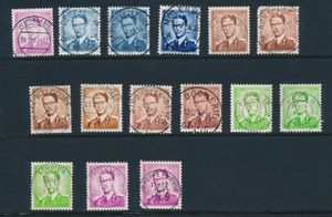 Boudewijn met bril, kleinere waarden, in albums, afstempelingen, enkele duizenden zegels, in 5 albums, zm/m