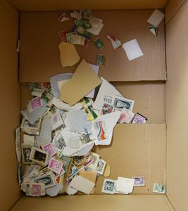 Diverse landen, overvolle doos (op fragmenten) w.o. veel grootformaat, m/ntz