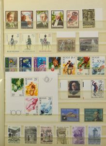 1969/2002 Verschillende verzamelingen nominaal, preo's, dienst, rolzegels in 11 insteekboeken, waarbij veel langlopende reeksen (1 boek met achteraan wat Frankrijk), zm