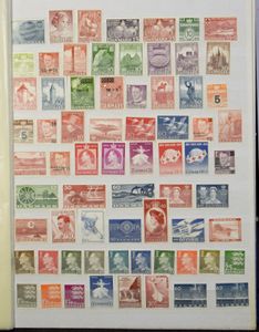 1960/2009 Verzameling met dubbels in 2 insteekboeken, w.o. veel hoge waarden, tevens dik insteekboek gestempeld en **, zm