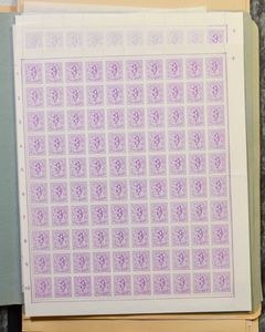 1929/1989 Voorraad in vellen en veldelen diverse uitgiften, zeker nakijken op variëteiten en curiositeiten, w.o. Cijfer op heraldieke leeuw, Boudewijn Bril, Velghe, Belgica '72, thema Belga 1975, enz., in 13 grote mappen, zm/m