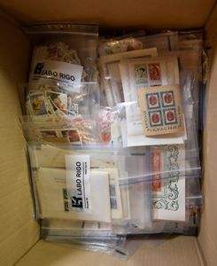 Heel veel landen, papiervrij gesorteerd, doorschijnende plastic zakjes, gevarieerd geheel, ntz