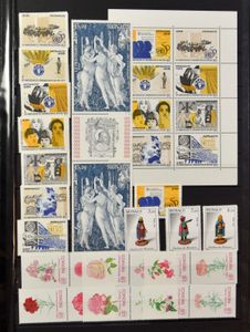 1885/2007 Verzameling met dubbels in 4 insteekboeken en catalogus Monacophil 2015, zm/ntz