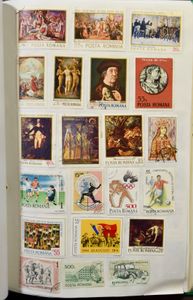 Zeer goed gevulde doos, gesorteerd per land vanaf klassiek/semi-klassiek, veel thema, in 8 ordners, m/ntz