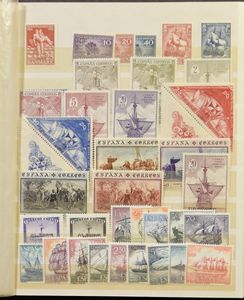 Folders België zegels gestempeld of ingeplakt, kleine restanten wereld, o.a. België met enkele betere reeksen jaren '50 en plaatnummers, leeg insteekboek, etc., leuke samenstelling schepen (w.o. zeilschepen), zm/m/ntz