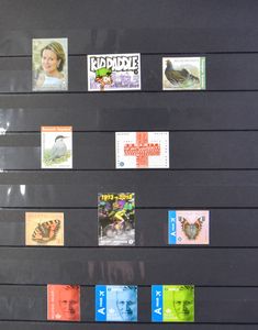 Jaar 2013, volledige jaargang ongetand in insteekboek, zm (OBP €2.110)