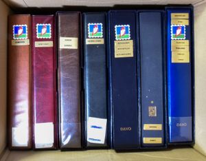 Davo, 7 Kosmos met cassettes en bladen met verschillende indelingen