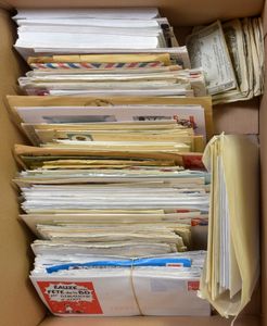 Samenstelling diverse landen, in omslagen, insteekboeken, mappen, doos, interessant om na te kijken, zm/m/ntz