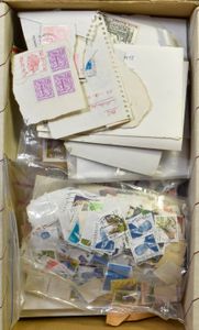 8 insteekboekjes + papiervrij en op fragment in doosjes en omslagen, ook België, overgrote meerderheid gestempeld, ntz