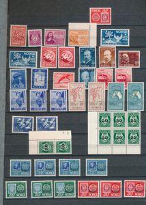 1944/1977 Samenstelling diverse uitgiften, bladen w.o. ongetande kerstzegels, zm/m