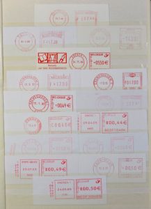 Verzameling rode mechanische frankeerstempels, slogan stempels, prior stempels, in 3 albums, zm/m
