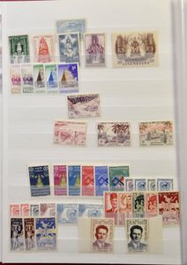 Voorraad met gebieden, in 11 insteekboeken + 3 mappen, ook veldelen aanwezig, zm/m/ntz (Hoge cataloguswaarde)