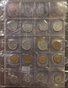 MUNTEN: Wereld in 2 doosjes, enkele bladen en albumpje bankbiljetten (Honderden stuks)