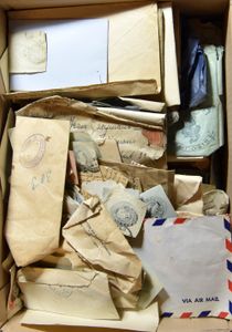 World, small box of stamps (circa 1900 period) cancelled, loose and on fragments, patient to view, to be checked.