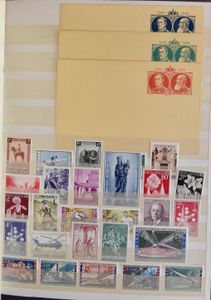 1905/1993 Samenstelling diverse uitgiften in 2 insteekboeken w.o. BL 3 *, 5 * BL 30 *, BL 31 **, erinnofilie, nominaal, zm/m