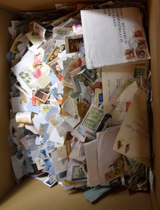 Crowded box, very varied including a lot of Belgium, mostly on fragments, f/to be checked.