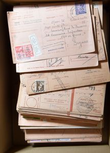 Verzameling van enkele honderden ontvangstkaarten, met afstempelingen uit periode 1920/1950 en fiscale zegels, m/ntz