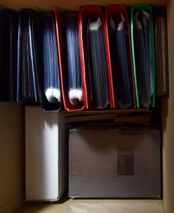 Religie, postkaarten, prentjes, 14 boekjes, 1 doosje en 2 boxen, literatuur, enz. (Honderden stuks)