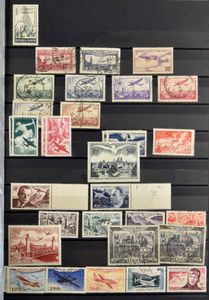 Also areas, 1849/1970, collection in 3 stockbooks from classic in (most) good quality including n° 88 millésimes 1 *, Pont du Gard **, Famous Men 1954 **, 1955 **, LP to modern, vf/f/to be checked