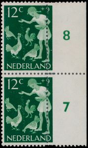 N° 782 'Children's stamps 1962' shifted perf (incl a newspaper clipping about this variety, vf.