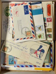 Composition variée avec de nombreux timbres à thème, b/à voir.