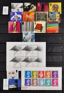 1995/2007 Verzameling in 2 Safealbums (meest postfris) en 1 insteekboek, diverse periodes, w.o. ook modern postfris, zm/ntz