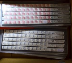 Accumulation in sheets and sheetlets and in pergamine bags, vf/f.