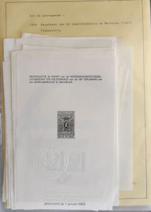 Zwart-wit blaadjes, voorraad in twee ringmappen, zm