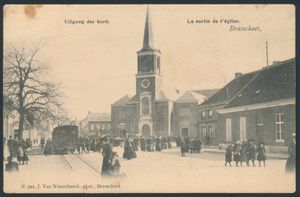 Brasschaat, tramway à vapeur à la sortie d'église (1 pièce)