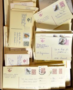 BUZIN, goed gevulde doos, helft gele briefkaarten en helft brieven, w.o. aangetekende, voorafgestempelde, enz.. m/ntz.
