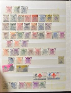 Diverse items in 11 insteekboeken, w.o. Japan tot zeer modern, China, Vietnam, India, Thailand, Hong Kong, zm/m/ntz
