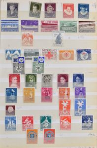 Collection dans un grand et un petit classeur avec des doubles, tb/b/à voir