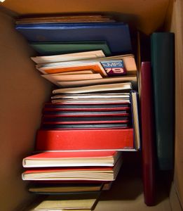 Accumulation special issue folders, annual, 3 stockbooks, only a few cancelled, 1° day, including Italy, France, Israel, Thailand, Austria, etc.... vf