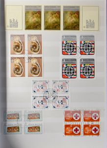 Diverse thema's, in 17 insteekboekjes, w.o. sport, Fauna & Flora, veel blokken, zm.