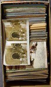 Various countries and sights, all but a few older ones (+/- 600 items)