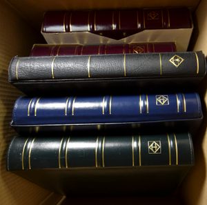Leuchtturm, 5 albums, w.o. 3 met bladen Cyprus, Noorwegen, Groenland en 2 met plastiek insteekbladen