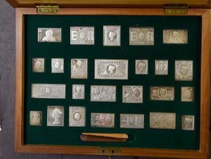 MUNTEN: Engeland, postzegels op zilver (480 x 0,925 = 444gr. zilver)