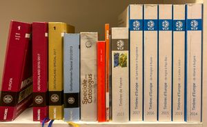 Catalogi, samenstelling diverse, w.o. Yvert Europa in 5 delen, NVPH, Michel, Prifix