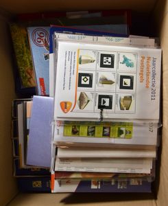 1980/2011 Verzameling jaarcollecties (23 stuks) + honderden jaarmapjes tussen n° 1 (1982) en 200 (1998), zm