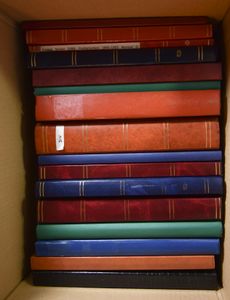 Insteekboeken, 16 stuks, witte bladen met verticale stroken, verschillende diktes